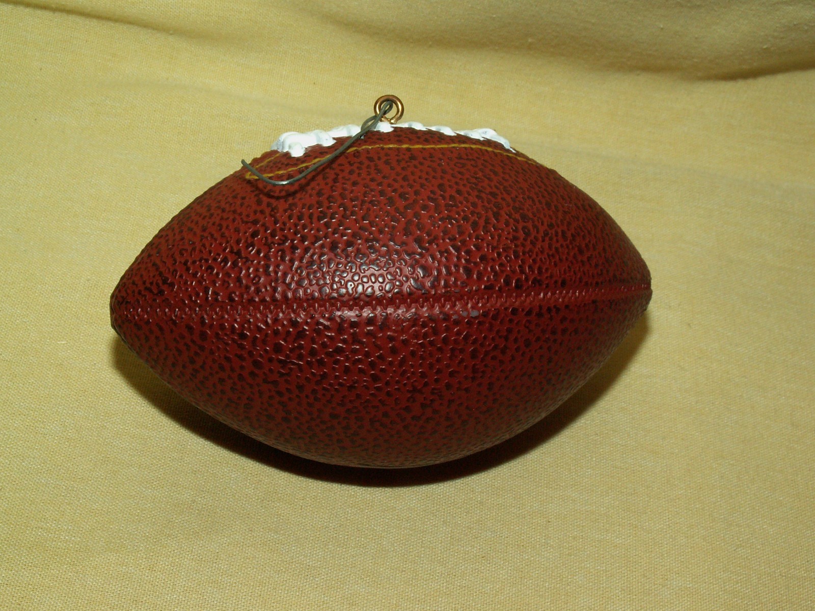 PURDUE ORNAMENT FOOTBALL TOPPERSCOT UNIVERSITY BOILERMAKERS LOOSE NO BOX BALL.