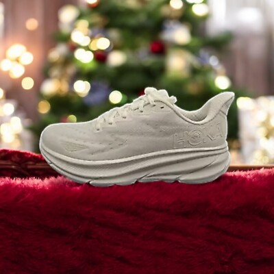 Hoka One One Clifton 9 Triple White Women's size 9.5B Standard In Box