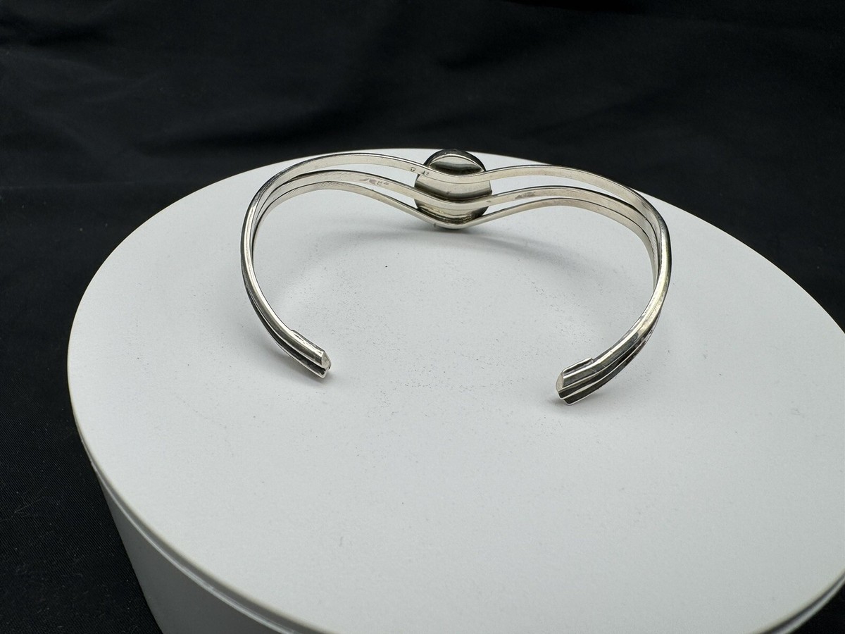 Vintage Running Bear Trading Gallup Sterling Silver & Turquoise Cuff Bracelet View 4