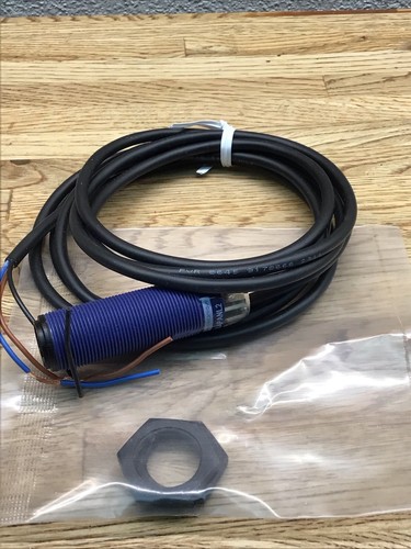 Telemecanique XUB5APANL2 Photoelectric Sensor New C-4 - Picture 5 of 6