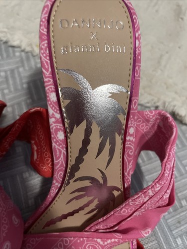 Dannijo X Gianni Bini Paisley Ankle Wrap Tall Heels NEW 6.5M Pink & Red - Picture 2 of 5