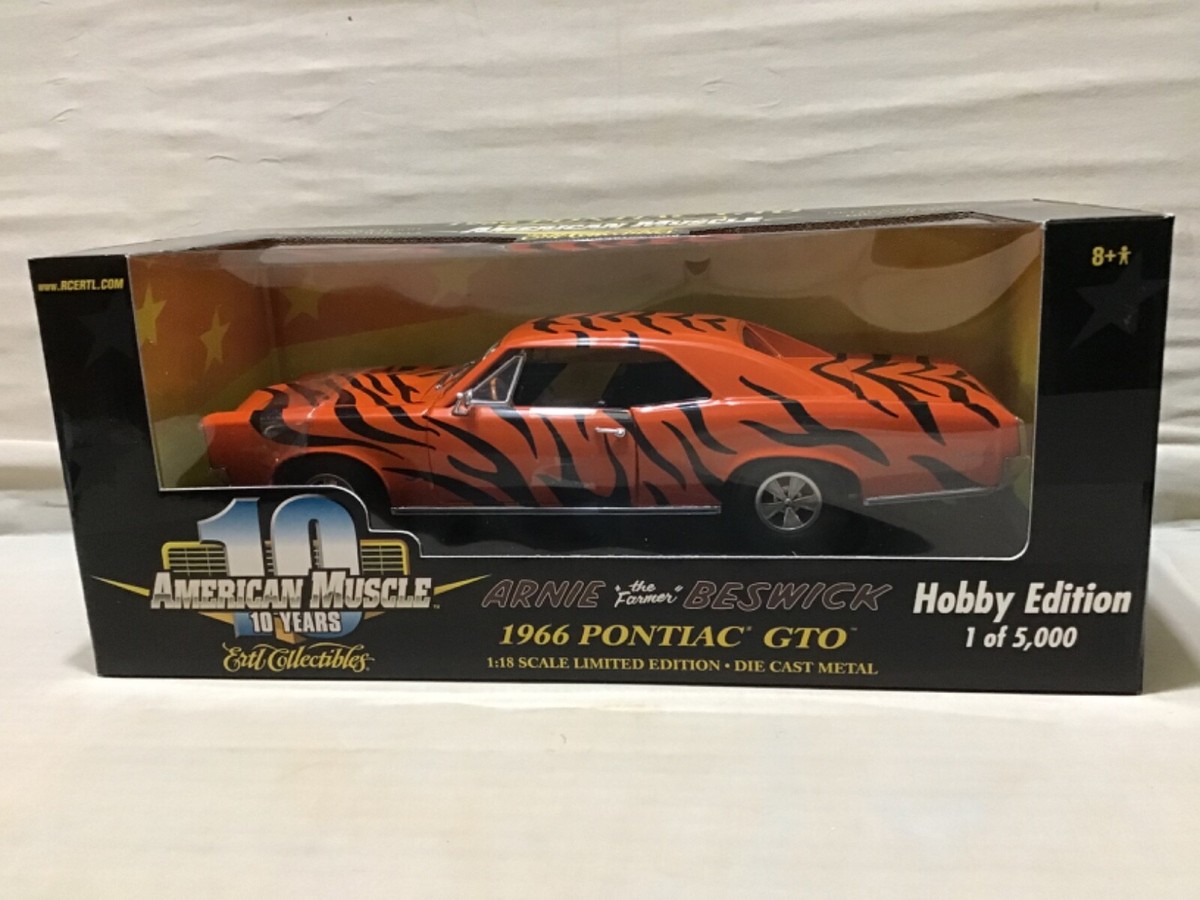 BESWICK ARNIE THE FARMER 1966 PONTIAC GTO TIGER STRIPE 1/18 #36676