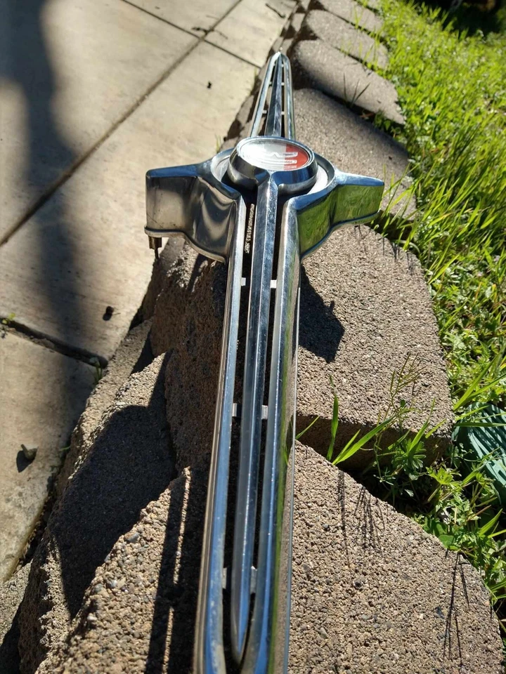 1963 chrysler 300 Grille - Image 2 of 4