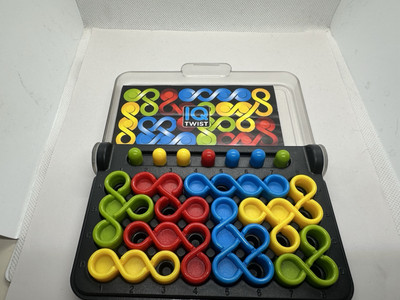 IQ Twist Smart Games Logic Puzzle Brain Teaser T13