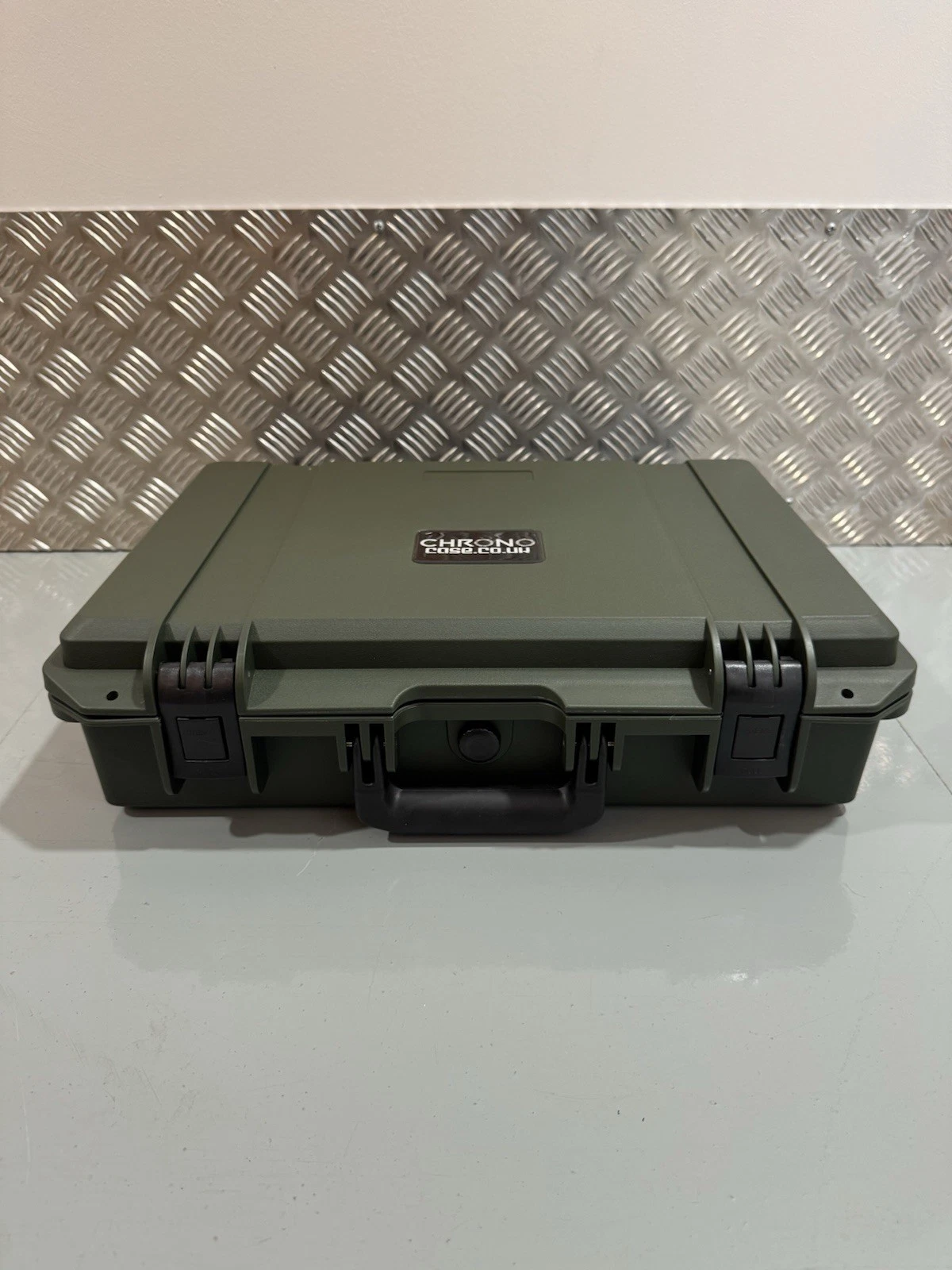 Chrono Case 18 Slot Watch Case Green Hard Case With Foam Inside Brand New