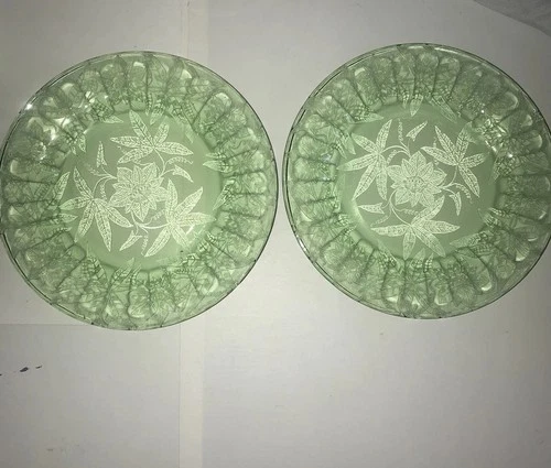 2 Jeanette Green Floral Poinsettia 9” Dinner Plates Uranium 395 Depression Glass