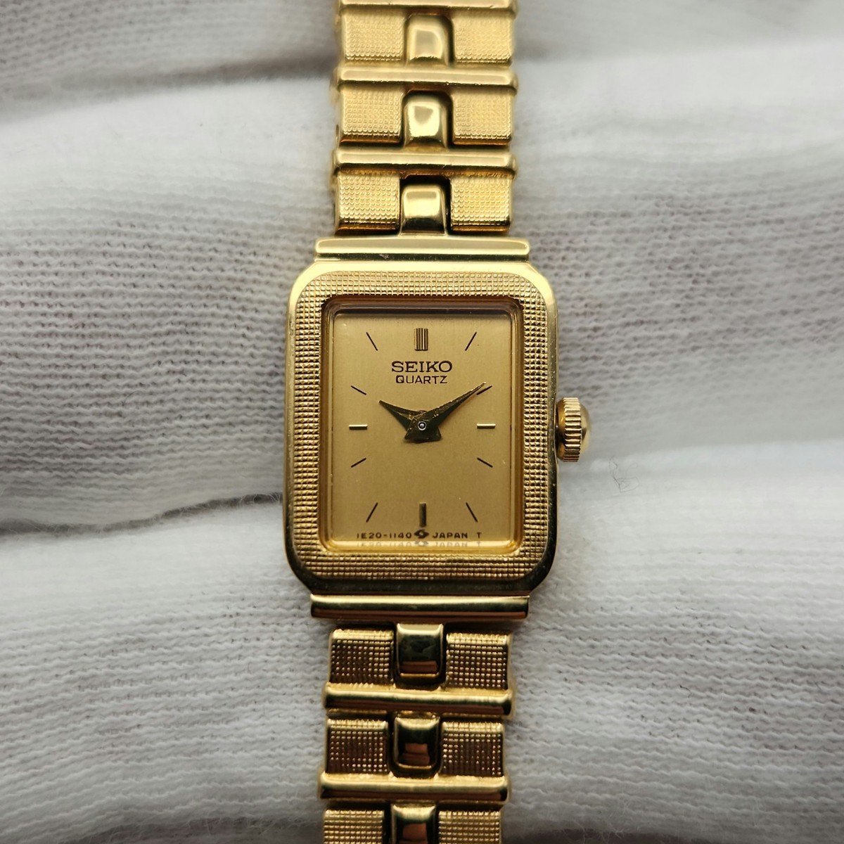 Seiko Ladies Small Vintage Gold Tone Quartz Watch 1E20-5689 | eBay