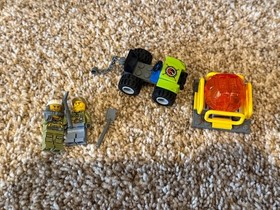 LEGO City Volcano Crawler 60122  w/ instruc & minifigs