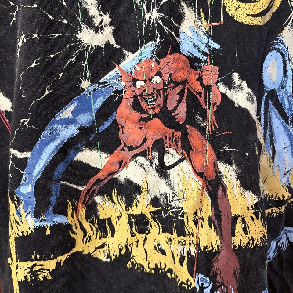 Camisa negra Iron Maiden The Number Of The Beast World Tour 1982-83 Reino Unido 2023 talla M Foto 4 de 4