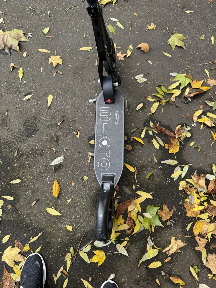 Micro Scooter Classic geeignet für Jugendliche und Erwachsene, Farbe schwarz - Bild 3 von 4