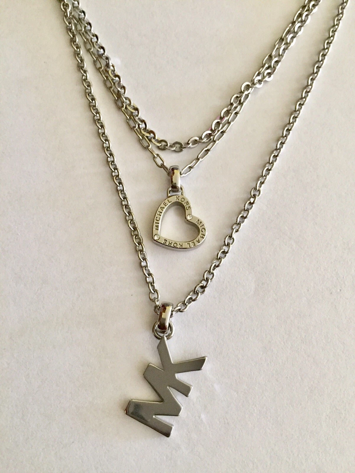 MICHAEL KORS Ciondolo collane cuore logo MK nuovo con etichetta spedizione gratuita