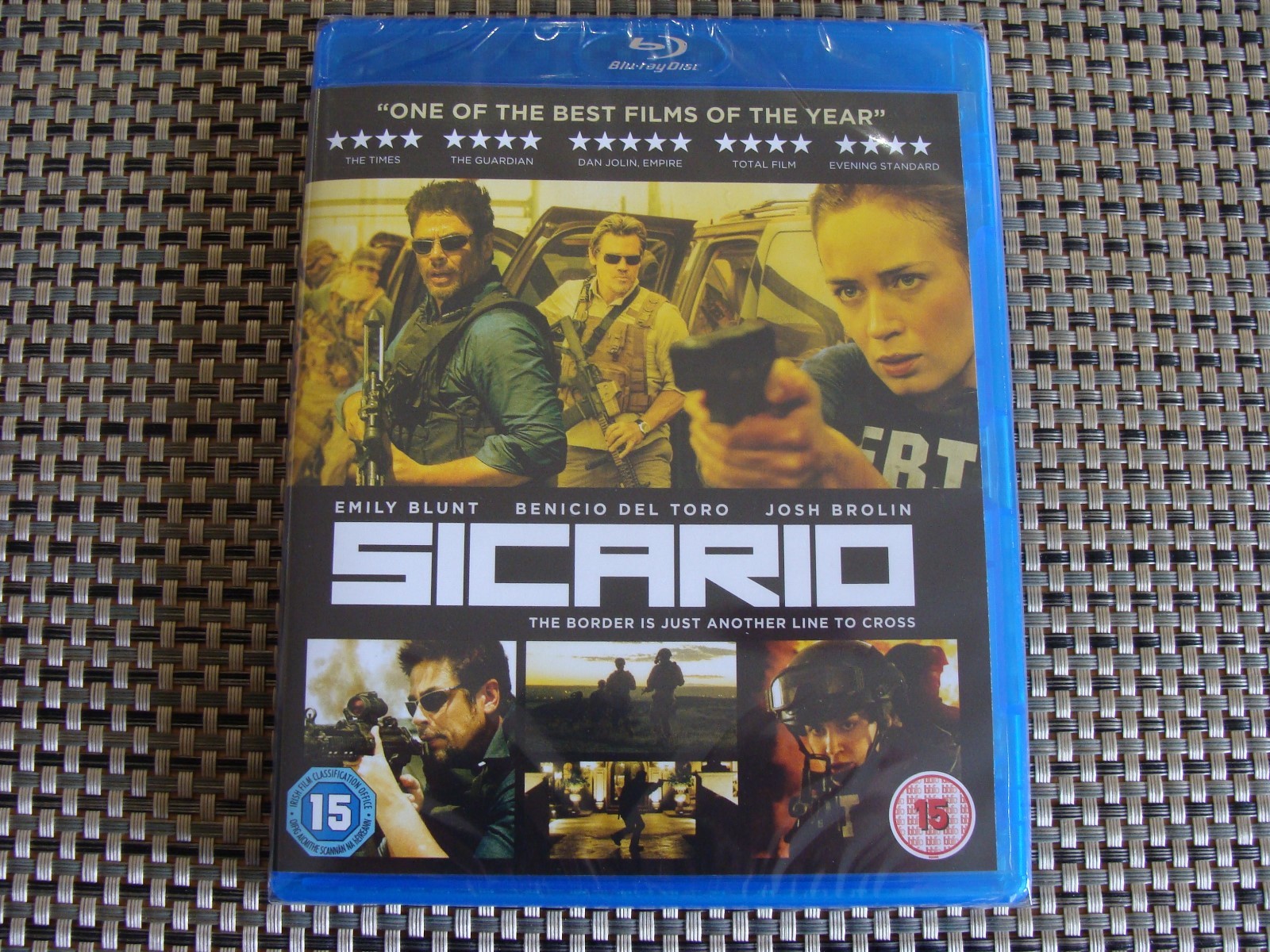 Blu 4 U: Sicario : Emily Blunt, Josh Brolin Sealed
