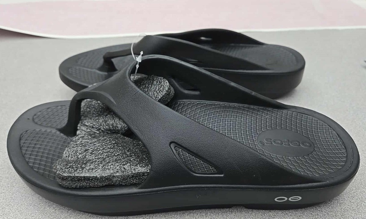 ウーフォス　OORIGINAL - BLACK Men's OOriginal Black Sandal – OOFOS
