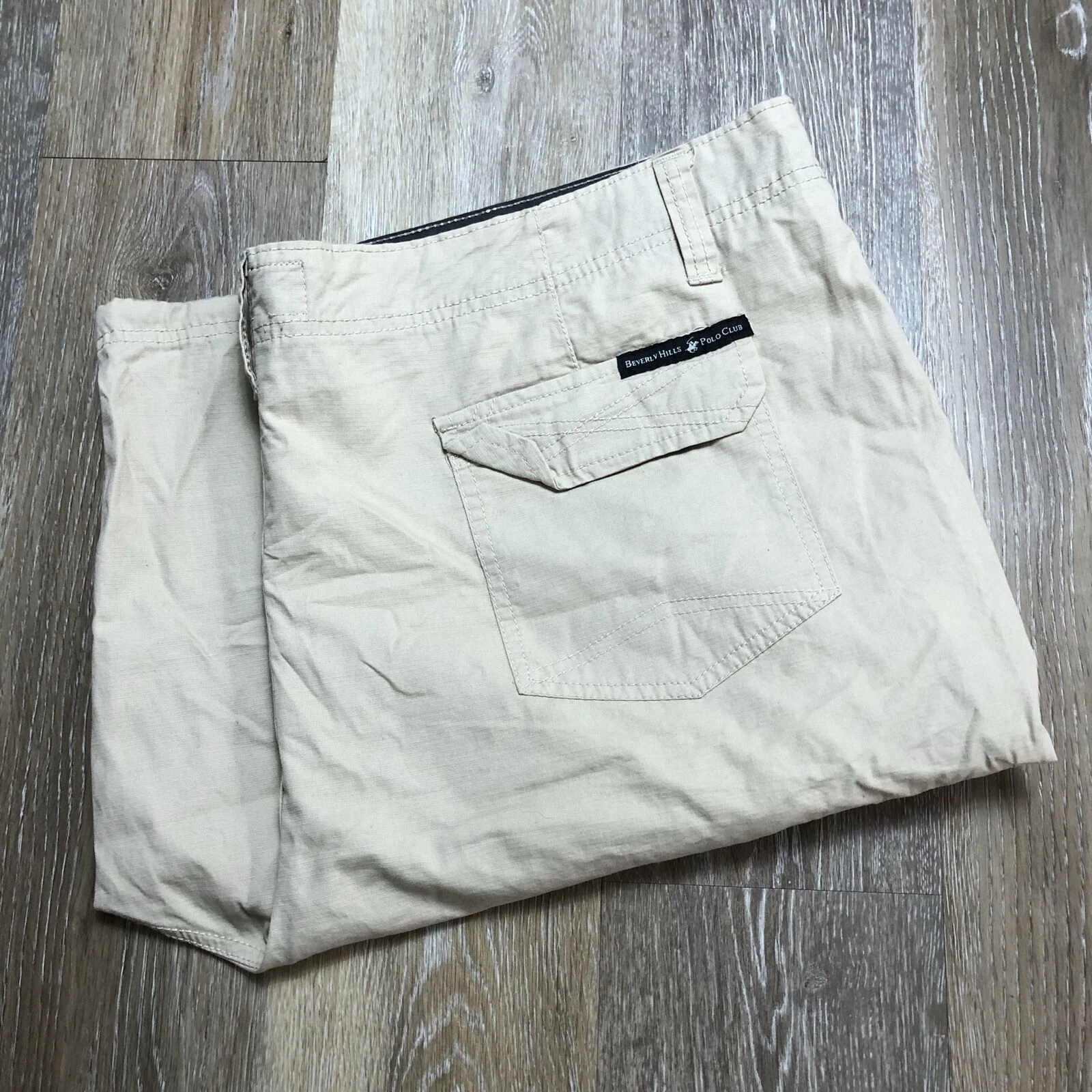 BEVERLY HILLS Classic Length Beige Casual Cargo Shorts Men's Size 44 Waist