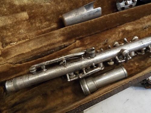 Vintage metalowy klarnet instrument muzyczny z etui Bettony Cadet - Zdjęcie 8 z 8