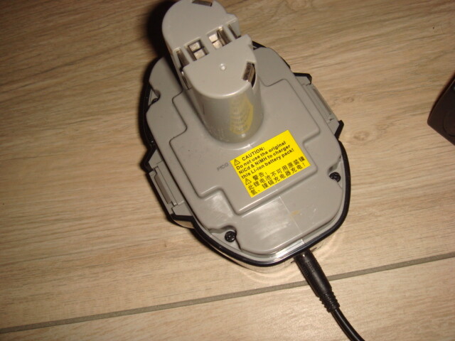 Ladegerät 2000mAh jap.Zellen 18V 2000mAh//36Wh Li Akku für Makita Typ 1834 inkl