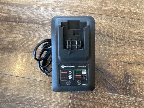 Greenlee ES32ML 10.8V Micro Cable Cutting Tool, 1.5T W/ charger & 2 batteries - Picture 3 of 13