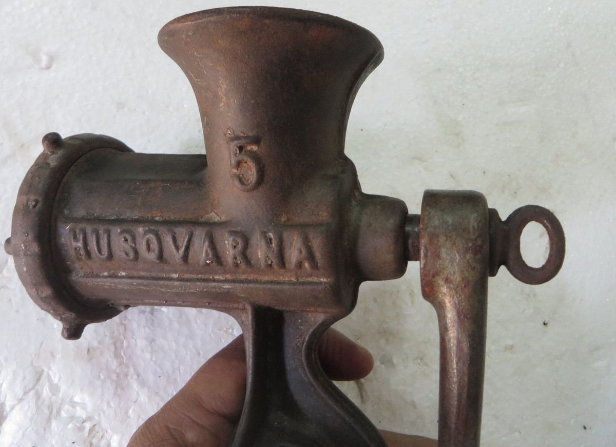 Husqvarna Mincer Reliance No.5 Meat Grinder hand crank made in