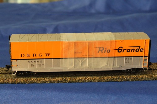 Rivarossi HO 50ft Schiebetür Boxcar ohne Roofwwalk D&RGW #60902 - HO Scale - HR6465B | Zustand: New