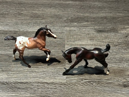Breyer Lote De 6 Caballos Vintage Lote 2 Pequeños, 4 Tamaño Regular - Imagen 4 de 15