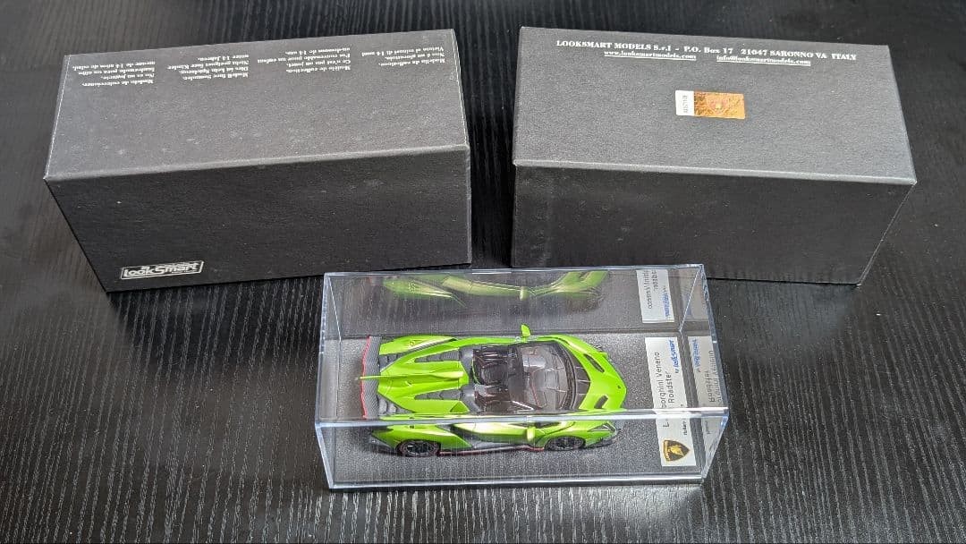 Looksmart Lamborghini Veneno Roadster Spider 2013 1:43 LS429C