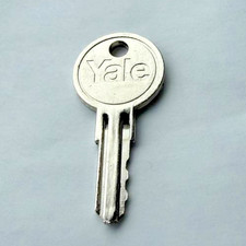 Yale Universal Replacement UPVC Quartus Window Handle Locking Pre-cut Spare Keys