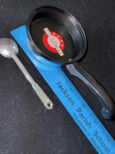 Vintage 90s CDI FARBERWARE Plastic Cookware Skillet Spoon 2 Lids Great for Dolls - Picture 6 of 12