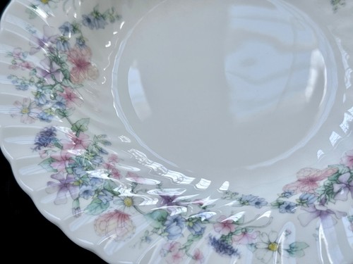 Wedgwood Angela RIMMED PASTA/SOUP BOWL Pastel Flowers Fluted Rim No Trim - 22ms - Picture 5 of 5