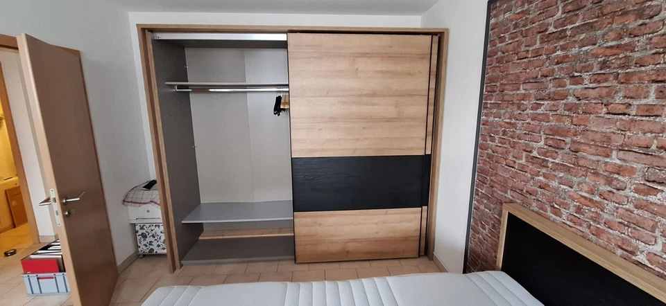 Schlafzimmer Komplettset - Selbstabholung Bett &Schrank - Bild 3 von 4