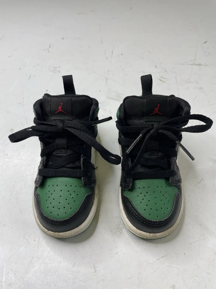 Zapatos para niños pequeños Nike Air Jordan 1 Mid 'Negro/Verde Pino' 640735 067 - Talla 5C Foto 2 de 4