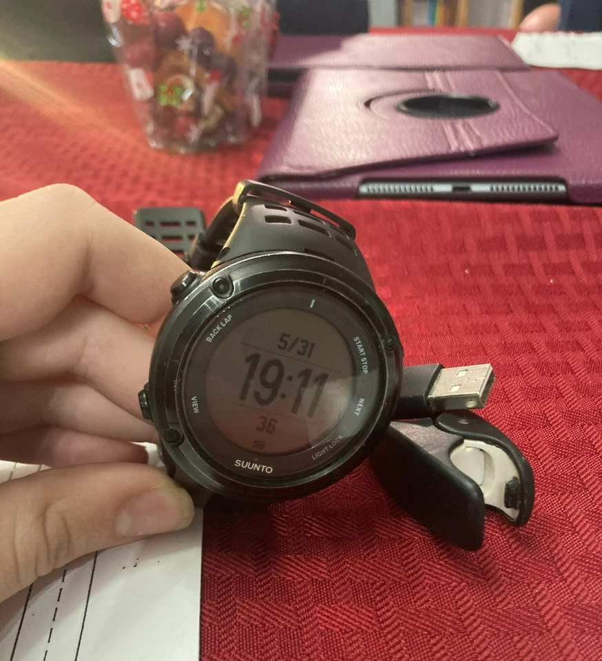 Suunto Ambit2 GPS Watch With Charger - Black (Fair Condition) - Image 2 of 3