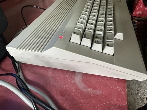 COMMODORE 64 + datassette 1530 C2N Floppy 154I + MPS1270 + Games + Joystick - Foto 5 di 23