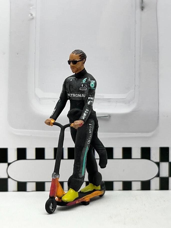 Lewis Hamilton Mercedes W15 Figure Skate Scooter 2024 1/43 Diecast