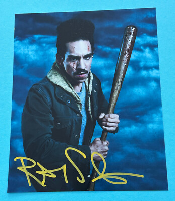 Ray Santiago  -  Ash vs Evil Dead - signed, original Autogramm !!!