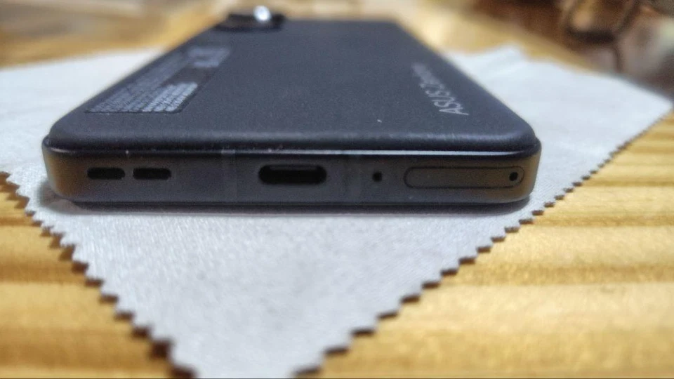 Asus Zenfone 9 128GB Nero Sbloccato 8GB di RAM Sim Gratis Funzionante Ottimo - Immagine 4 di 4