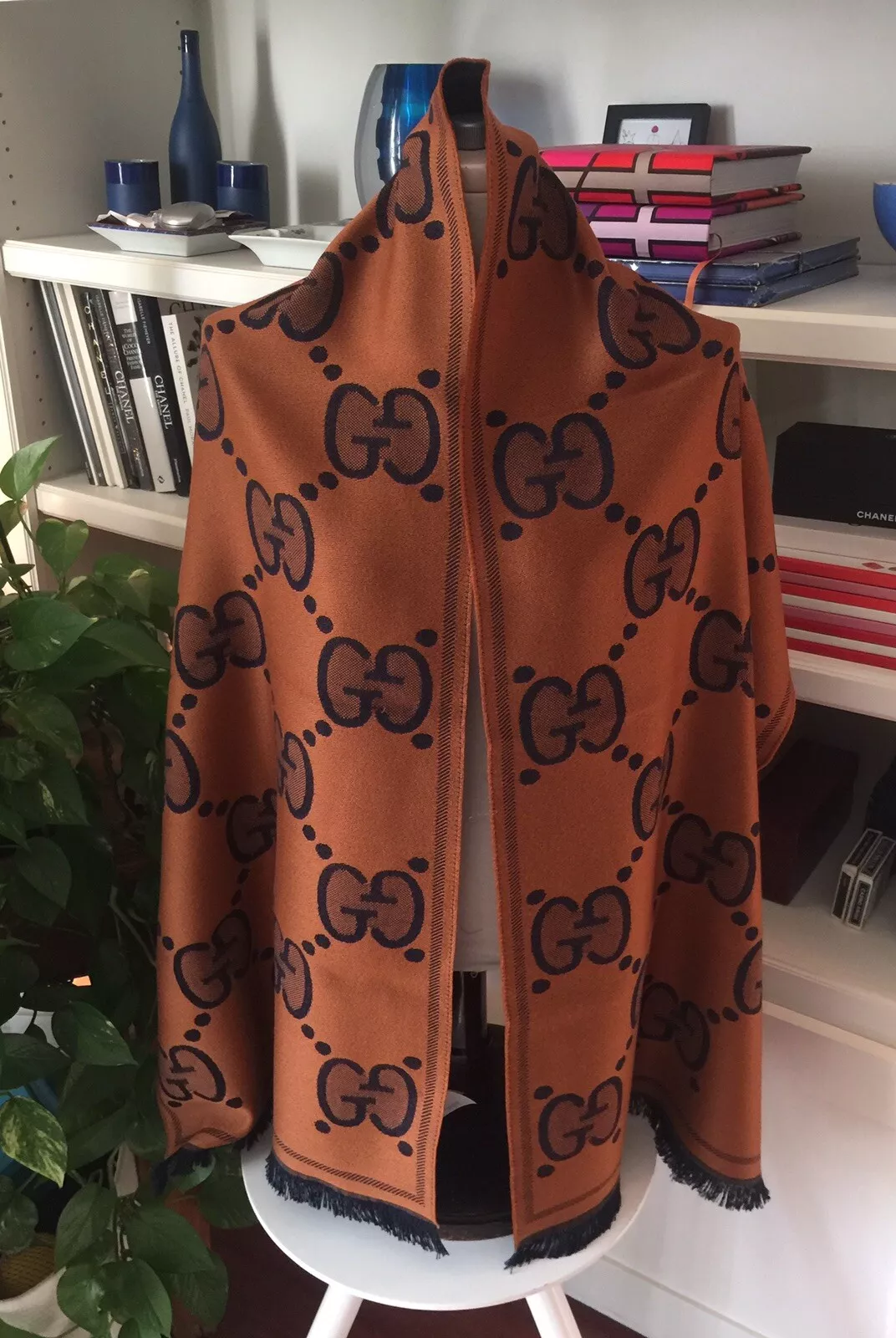 Foulard neuf orange/moutarde et laine noire Gucci
