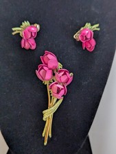 Set orecchini spilla e clip vintage fiori smaltati Coro 