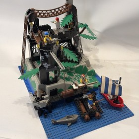 LEGO Pirates Rock Island Refuge (6273) 99% Great Condition