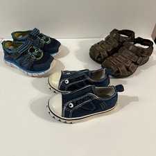 Toddler boy size 6 shoes and sandals (s-191)