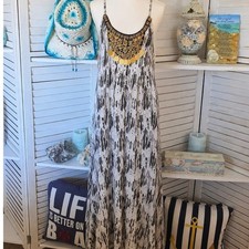 Boohoo Black White Maxi Dress with Gold Embellished Neckline SZ 10