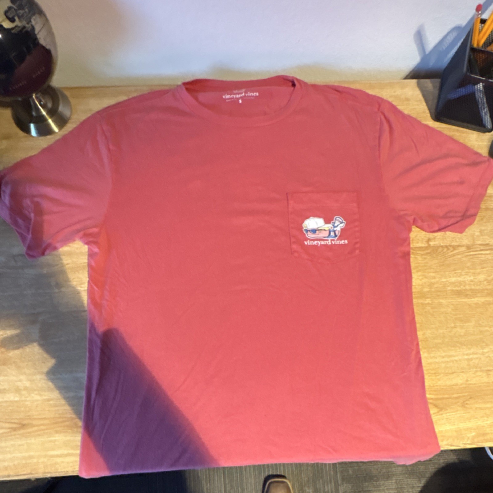 Vineyard Vines Shirt Mens Medium Red Beach Whale Pocket Tee 4th of July Graphic