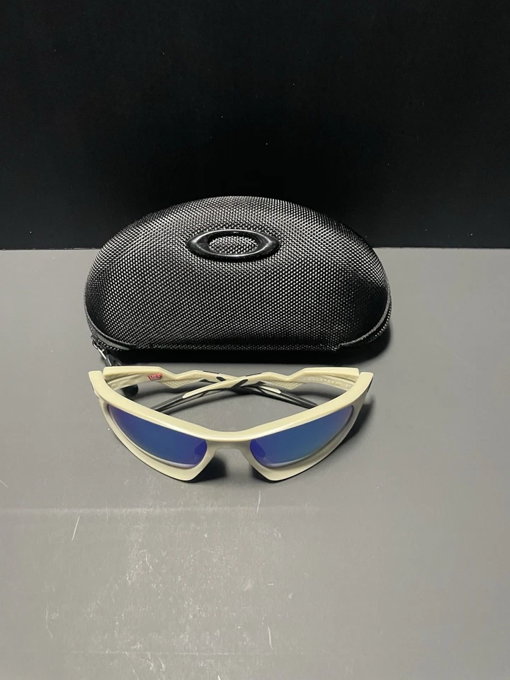 Gafas de sol polarizadas Oakley Lateralis mate arena/azul Prizm con estuche Foto 4 de 4