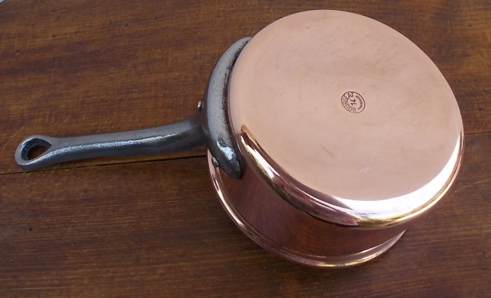 Casserole MATFER BOURGEAT FRANCE cuivre inox  d 14 cm et couvercle, neuve TBE - Photo 2/4