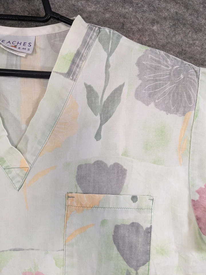 Top Peaches Mujer Pequeño Verde Rosa Gris Floral Manga Corta Cuello en V Bolsillos Foto 2 de 4