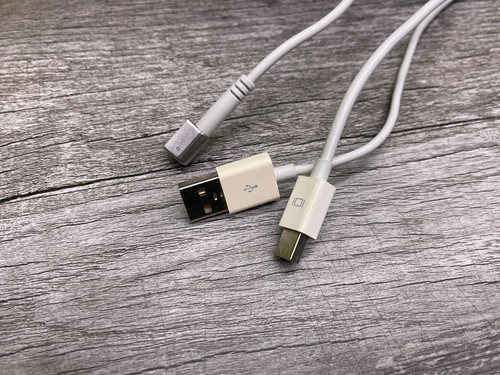 Apple Cinema Display LED A1267 24" LED Silver MB382LL/A - 1920x1200 MagSafe USB - Picture 4 of 7