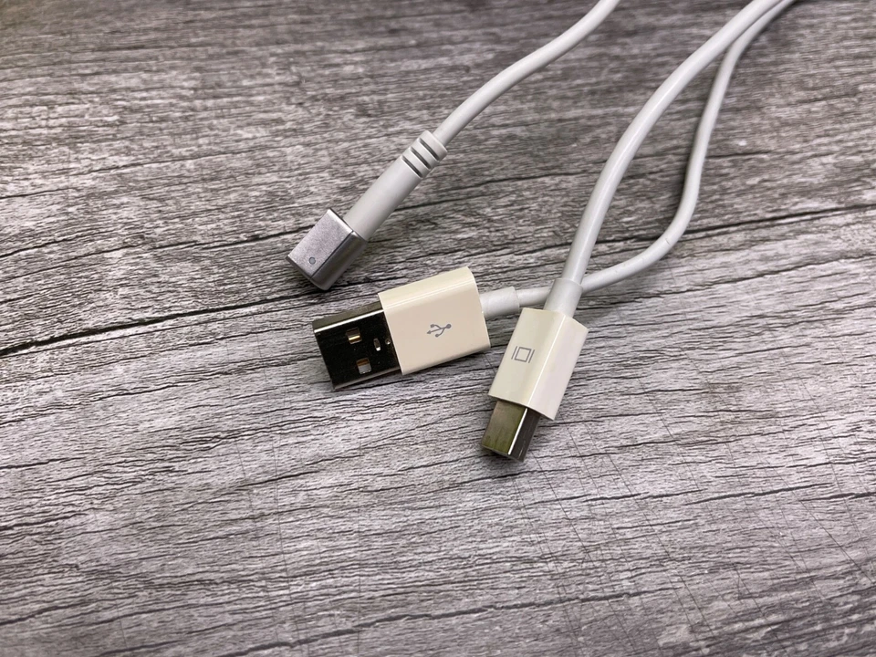 Apple Cinema Display LED A1267 24" LED Silver MB382LL/A - 1920x1200 MagSafe USB - Image 4 of 4