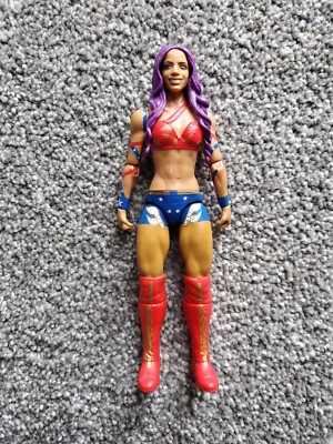 2018 MATTEL~WWE~BASIC SERIES #96~SASHA BANKS~WRESTLING ACTION FIGURE