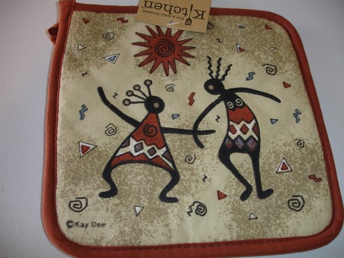 New! S/2 Desert Legends Kokopelli Potholders Kokopelli Kitchen Potholders Set - Picture 2 of 3