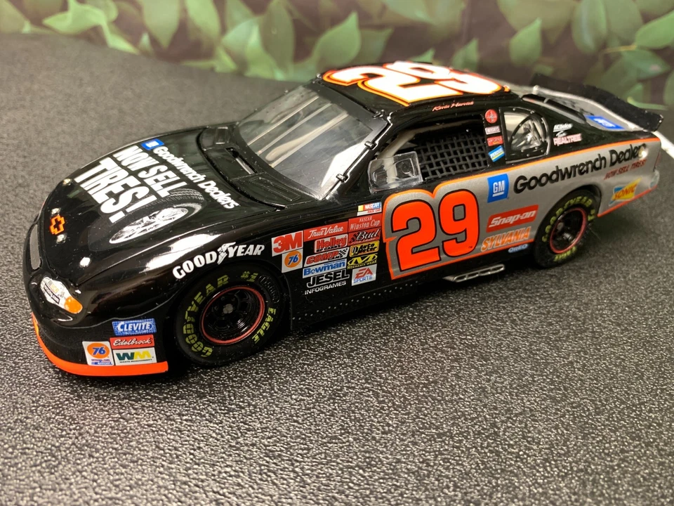 Kevin Harvick #29 GM Goodwrench Service / On a Roll 2002 Monte Carlo Elite 1:24 Foto 3 de 4