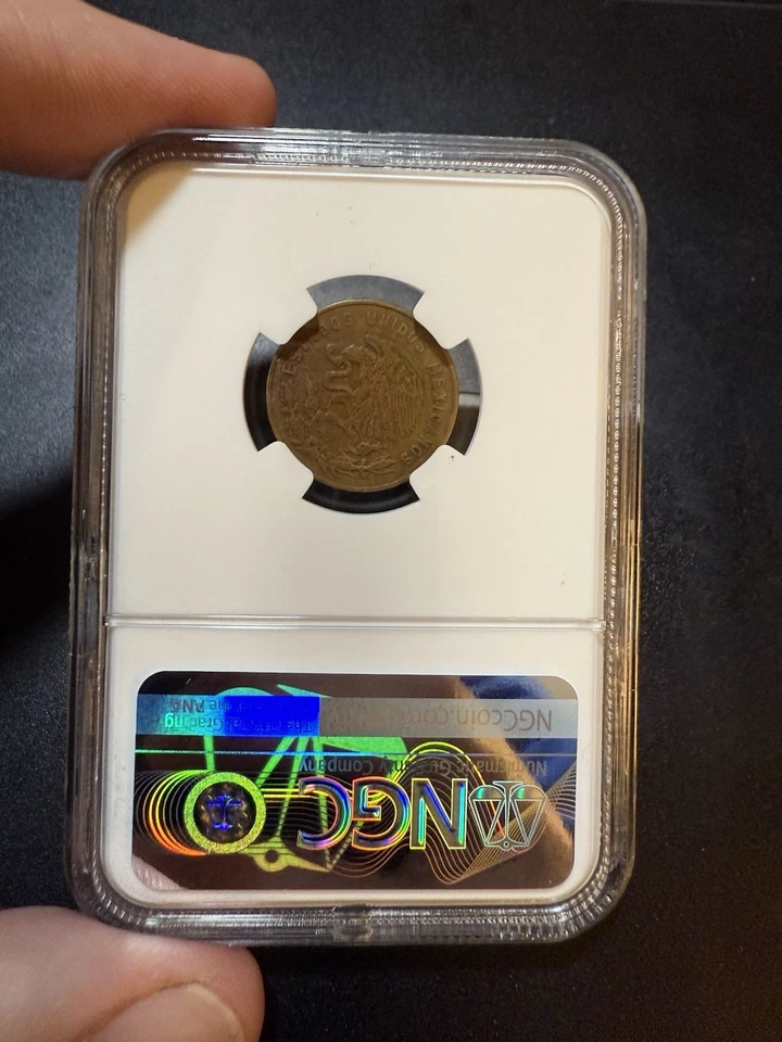 Moneda genuina mexicana de 5 centavos de latón 1954-1969 certificada Foto 2 de 4